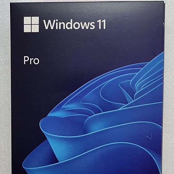 Microsoft Windows 11 Professional 64-Bit USB Flash Drive New Sealed Retail Box - Picture 2 of 3
